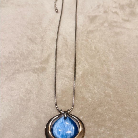 Lia Sophia “Bayside” Pendant Necklace - Picture 2 of 4